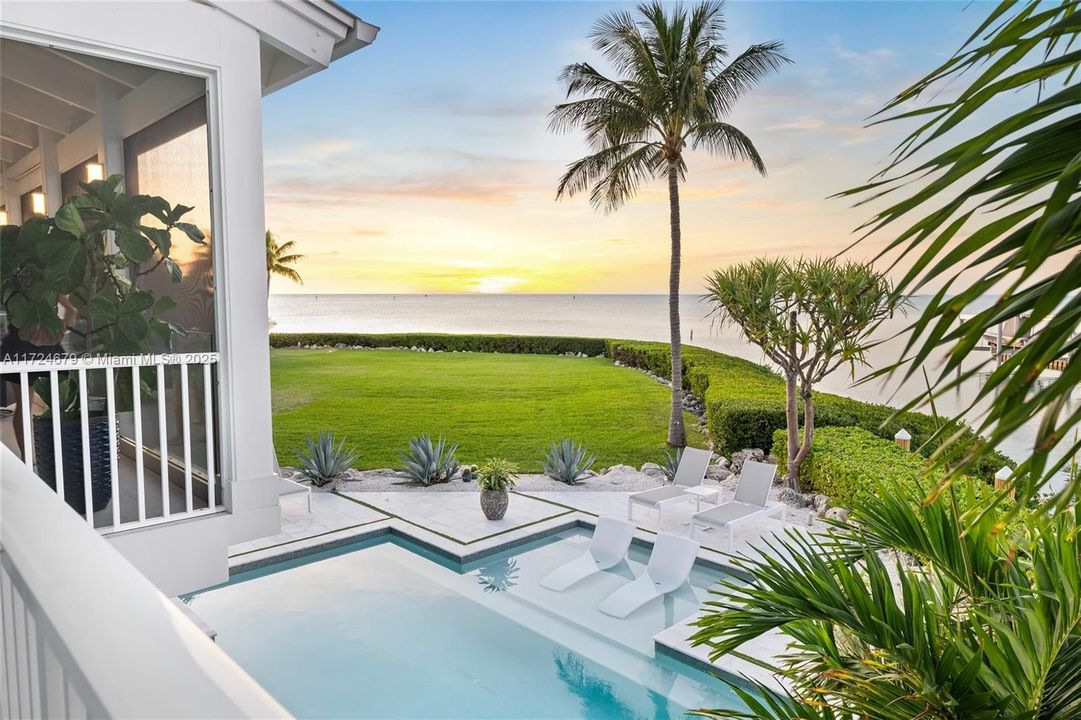 На продажу: $12,900,000 (6 спален, 4 ванн, 4394 Квадратных фут)