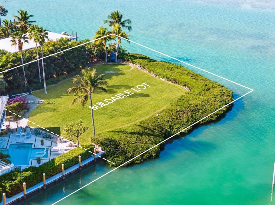 На продажу: $12,900,000 (6 спален, 4 ванн, 4394 Квадратных фут)