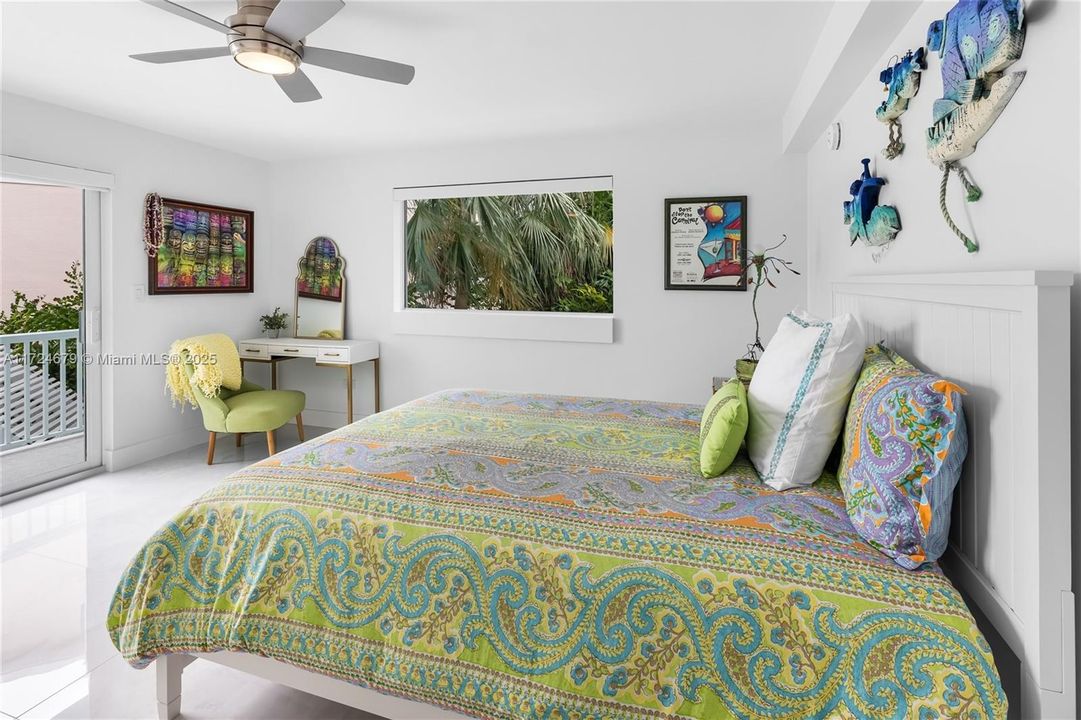 На продажу: $12,900,000 (6 спален, 4 ванн, 4394 Квадратных фут)