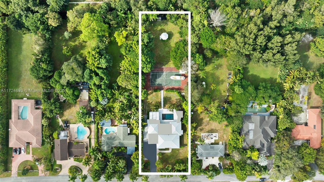 最近售出: $1,549,000 (5 贝兹, 4 浴室, 4570 平方英尺)