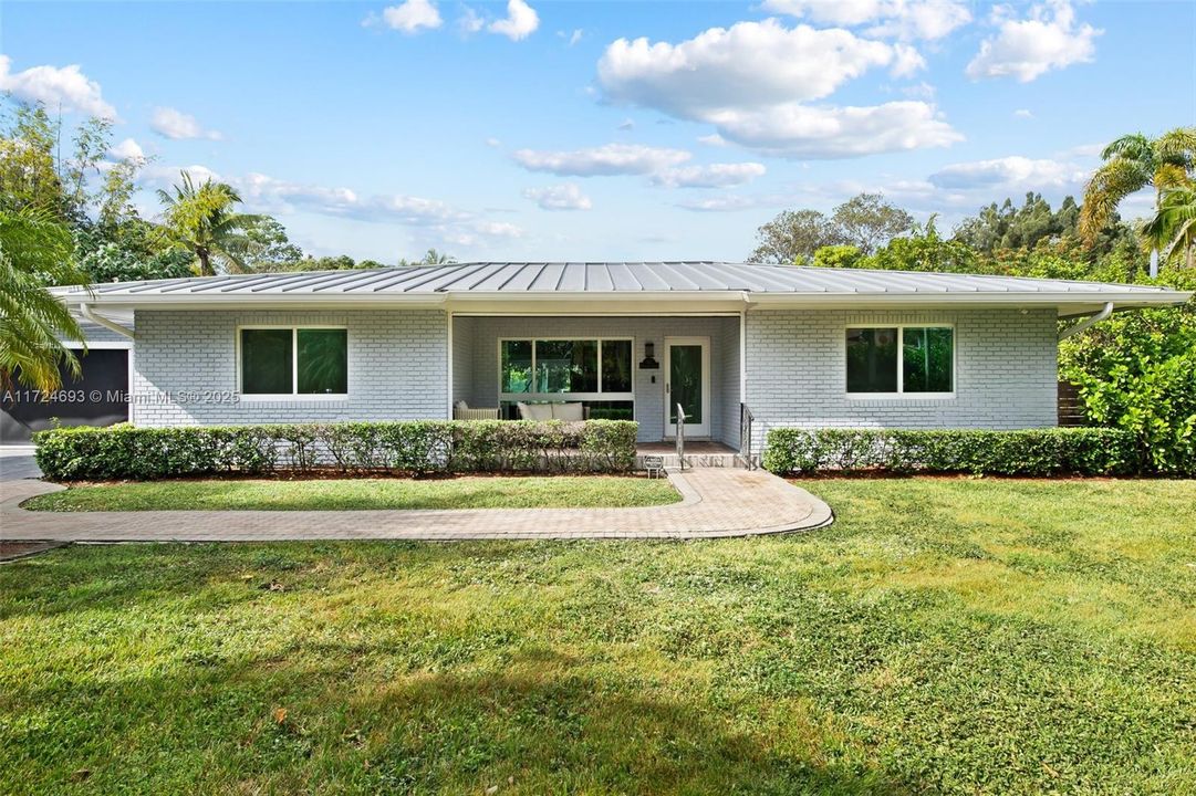 最近售出: $1,549,000 (5 贝兹, 4 浴室, 4570 平方英尺)