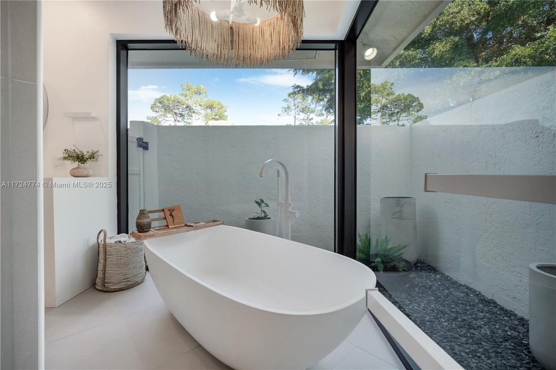 Recently Sold: $1,650,000 (5 beds, 4 baths, 3570 Square Feet)