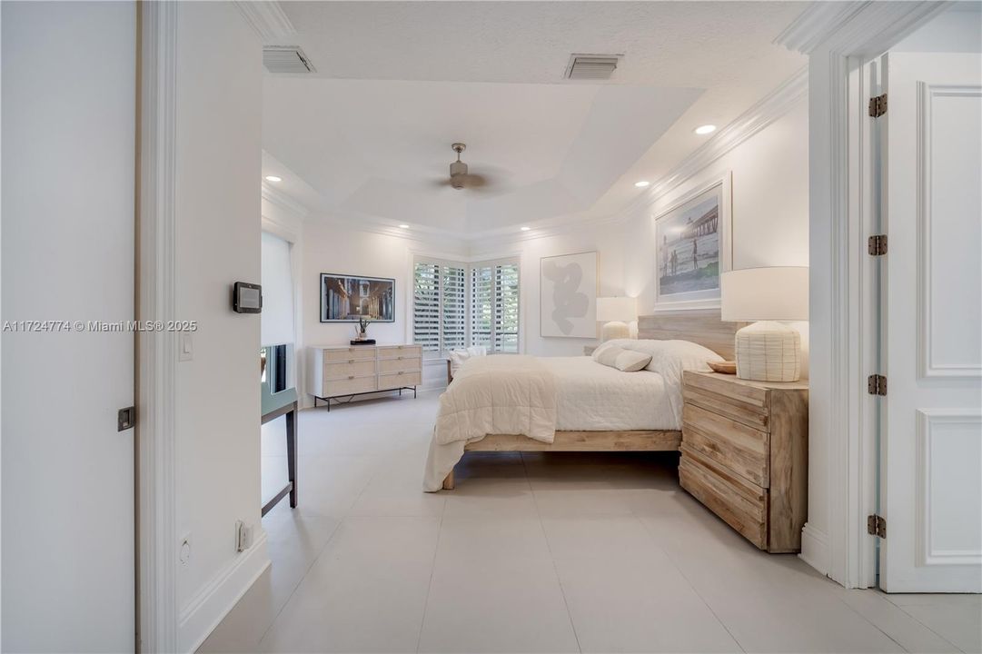 Recently Sold: $1,650,000 (5 beds, 4 baths, 3570 Square Feet)