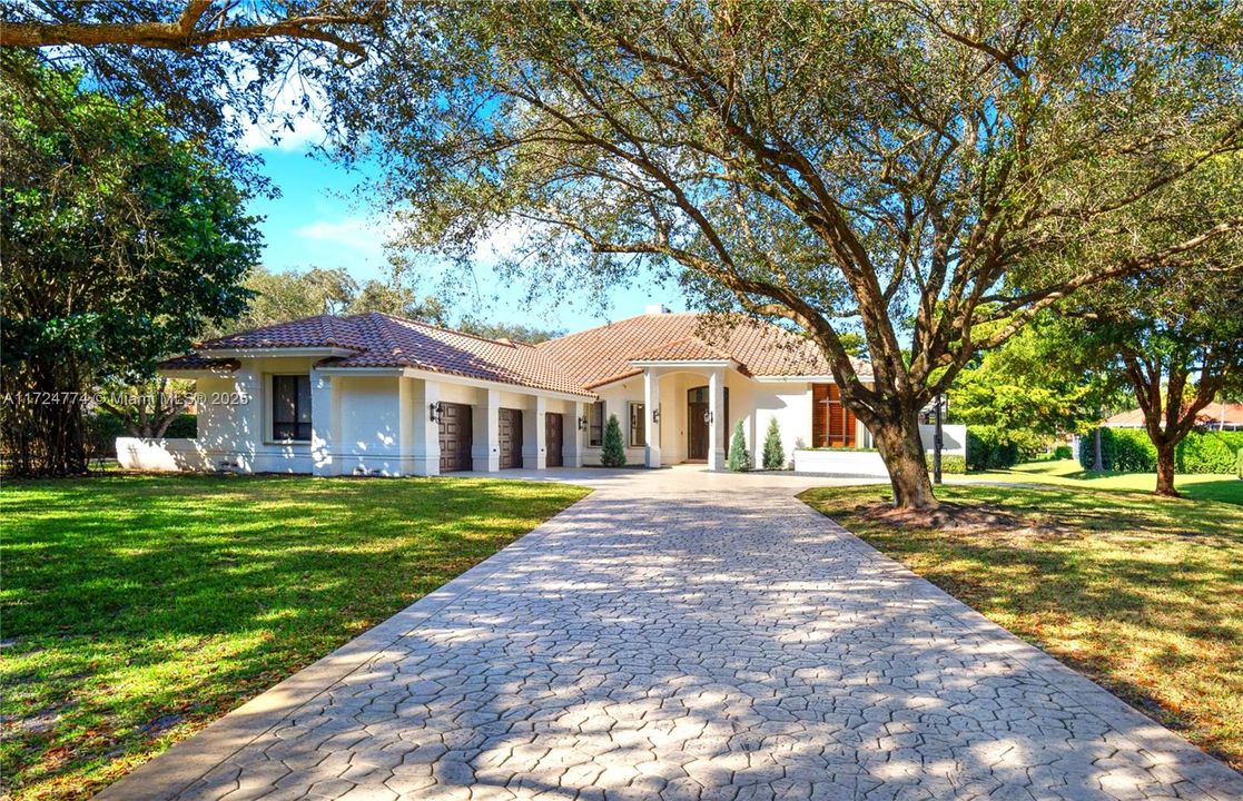 Recently Sold: $1,650,000 (5 beds, 4 baths, 3570 Square Feet)