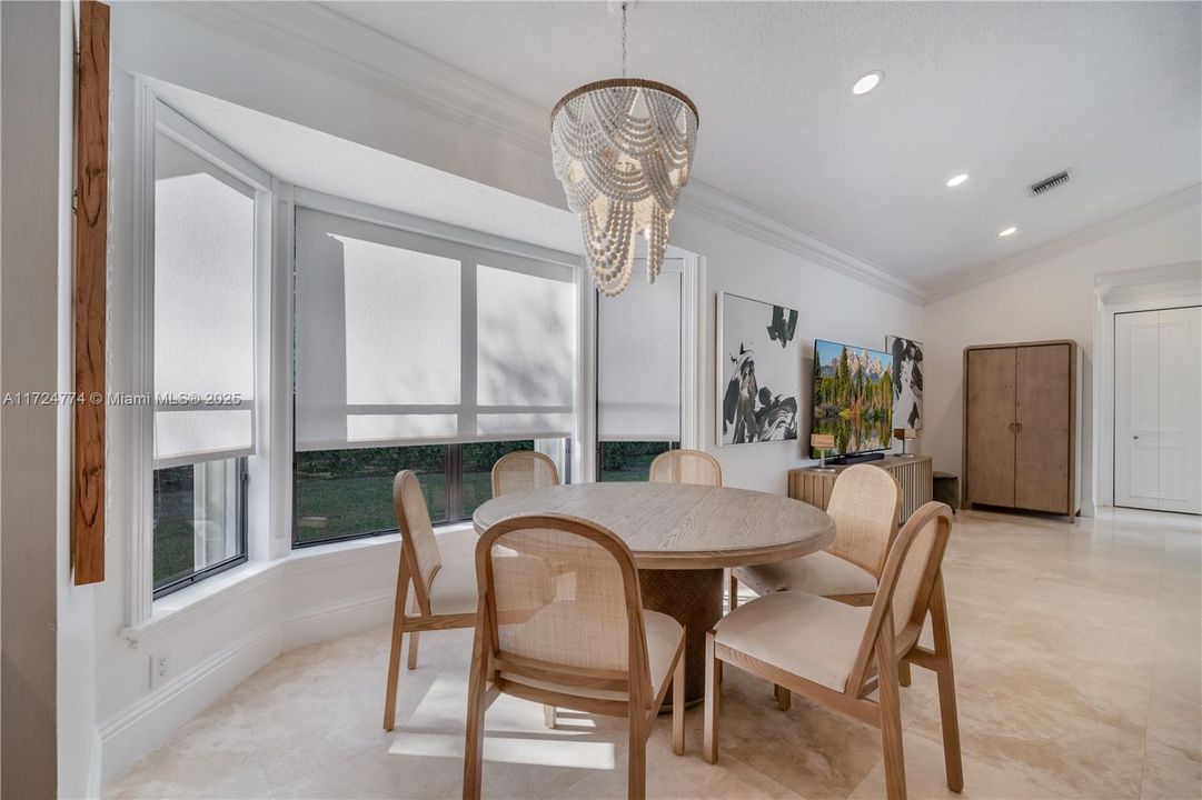 Recently Sold: $1,650,000 (5 beds, 4 baths, 3570 Square Feet)