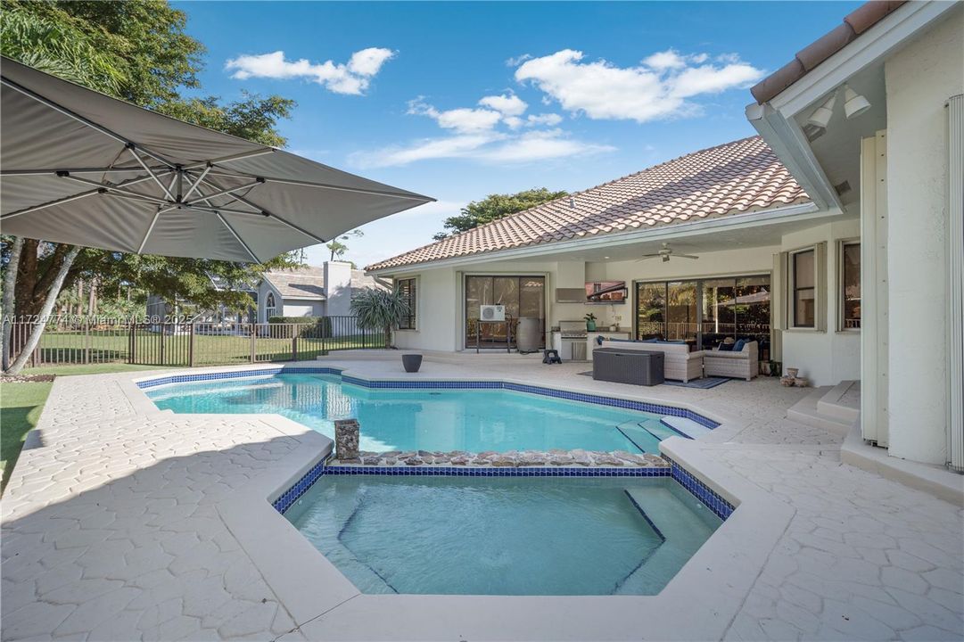 Recently Sold: $1,650,000 (5 beds, 4 baths, 3570 Square Feet)