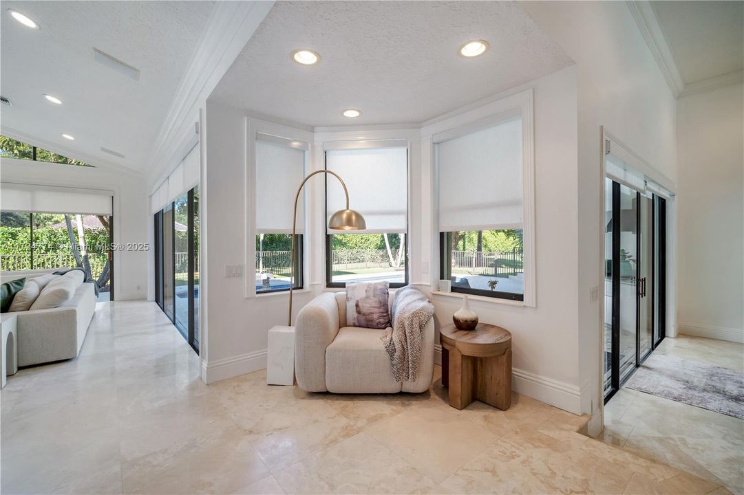 Recently Sold: $1,650,000 (5 beds, 4 baths, 3570 Square Feet)