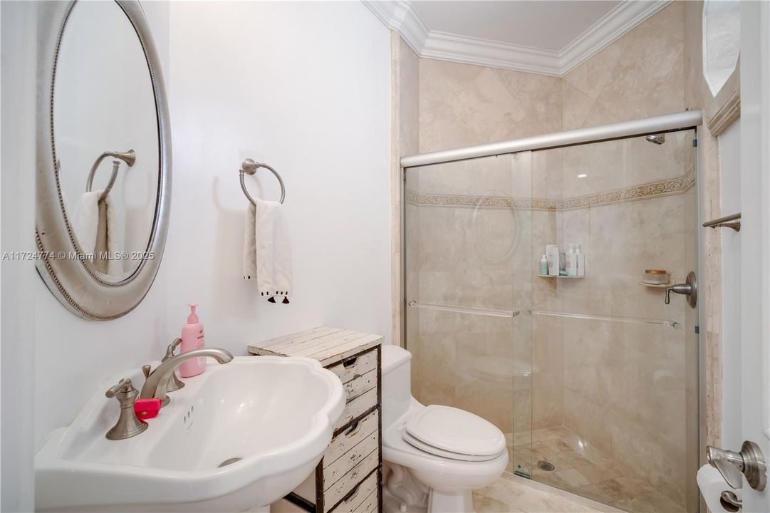 Recently Sold: $1,650,000 (5 beds, 4 baths, 3570 Square Feet)