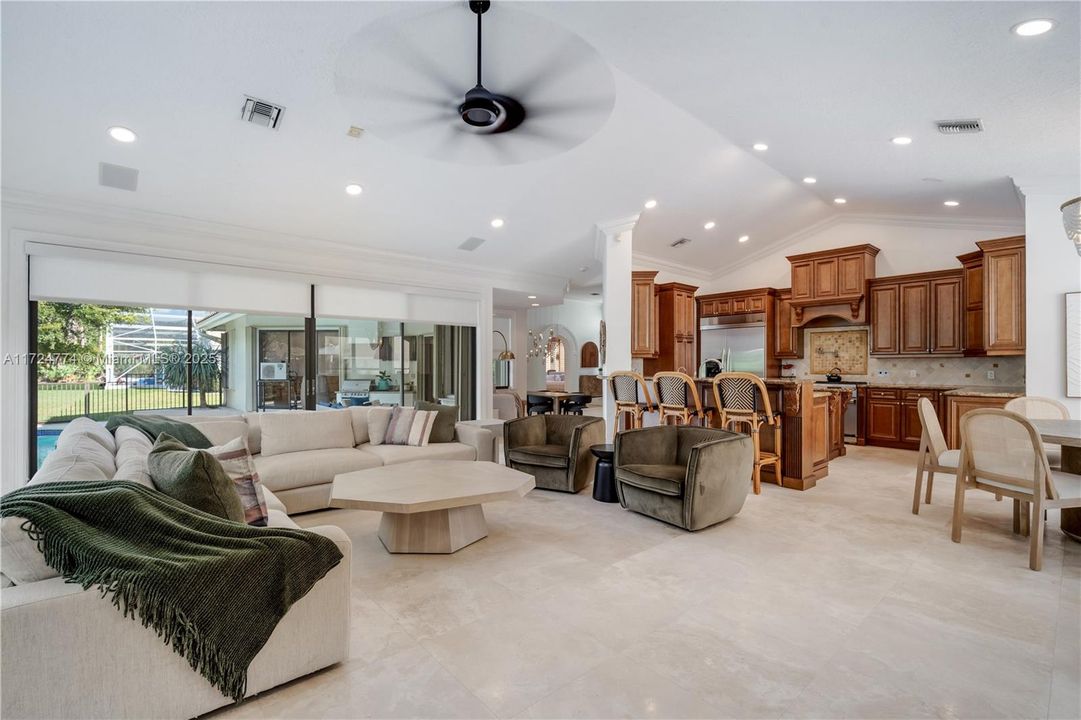 Recently Sold: $1,650,000 (5 beds, 4 baths, 3570 Square Feet)