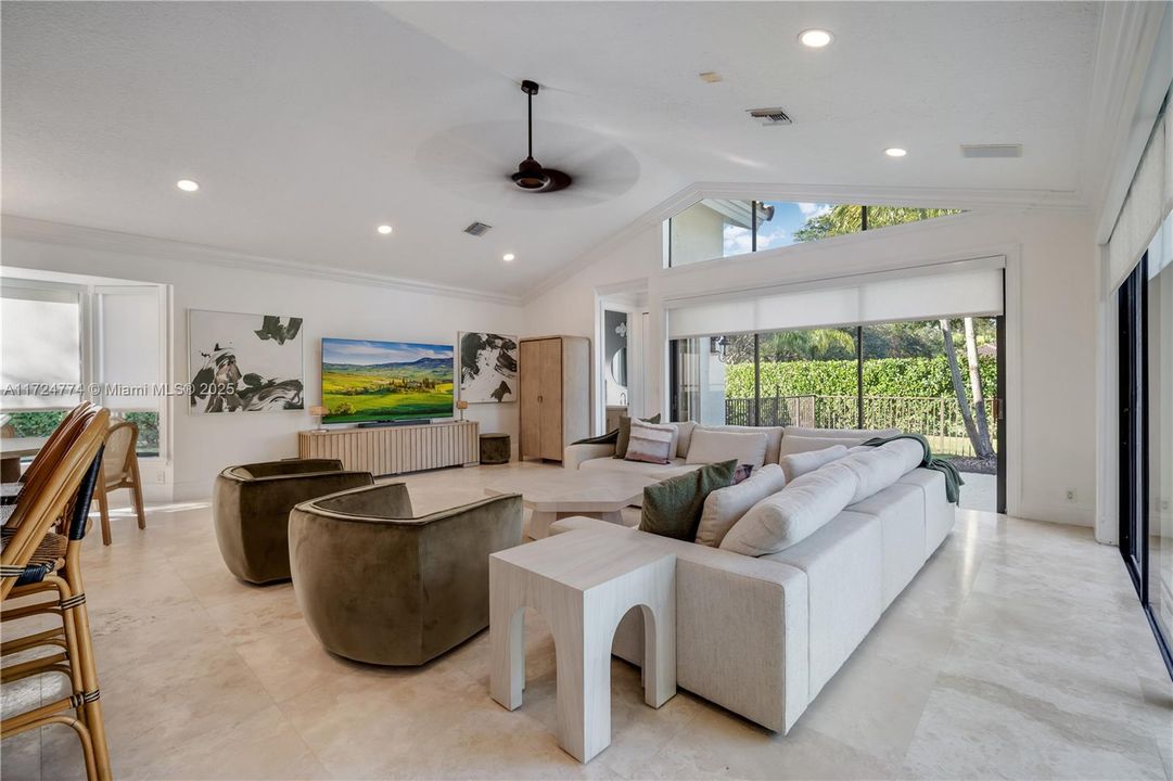 Recently Sold: $1,650,000 (5 beds, 4 baths, 3570 Square Feet)