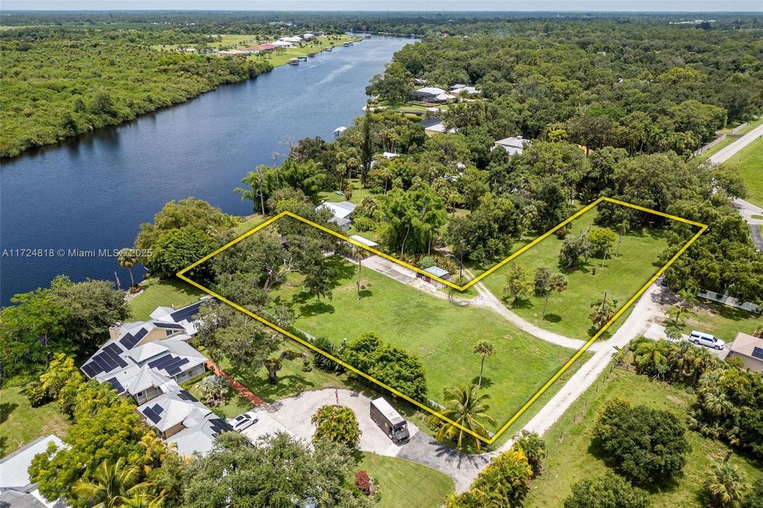 2030 Fort Denaud RD, Labelle, FL 33935