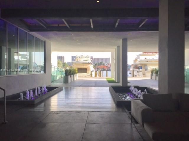 Recently Sold: $1,100 (No Data)