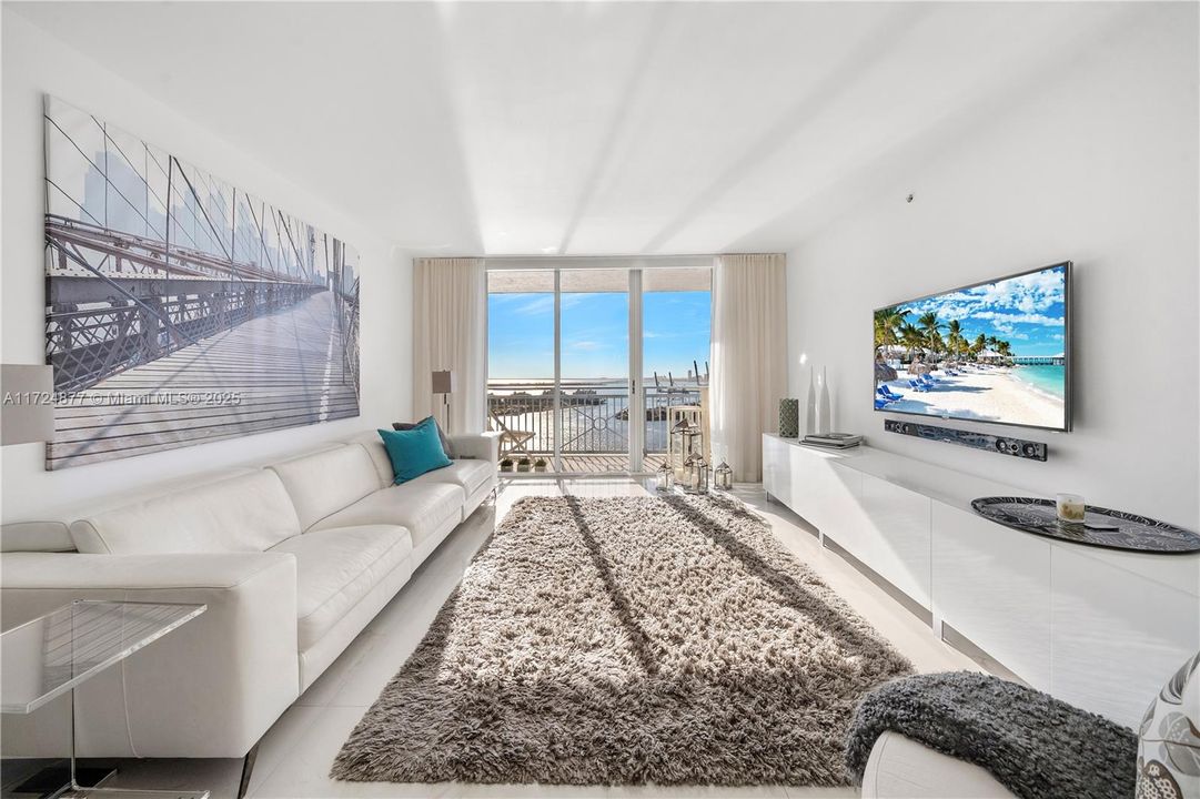 待售: $1,595,000 (2 贝兹, 2 浴室, 1151 平方英尺)