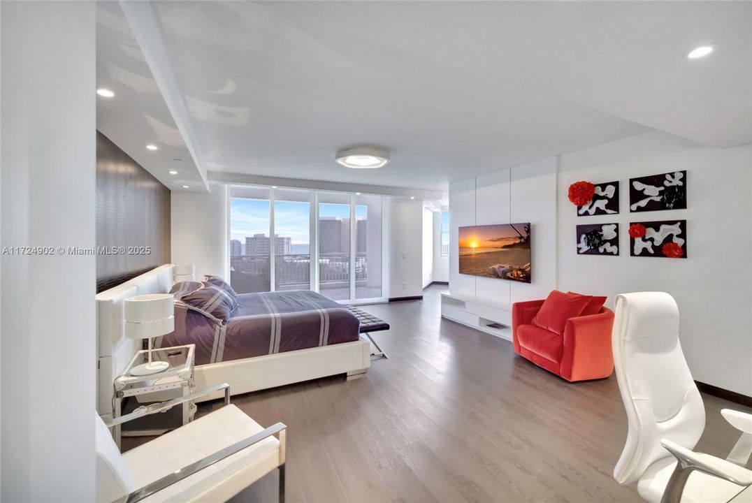 На продажу: $2,500,000 (4 спален, 3 ванн, 3327 Квадратных фут)