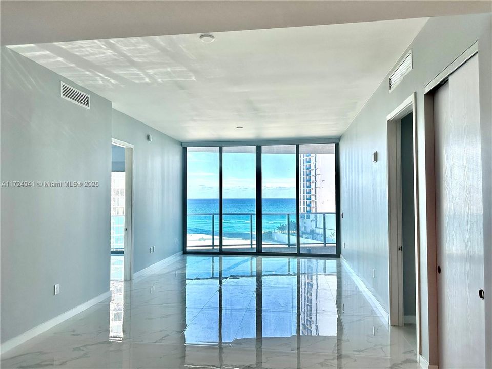 For Sale: $1,450,000 (2 beds, 2 baths, 1361 Square Feet)