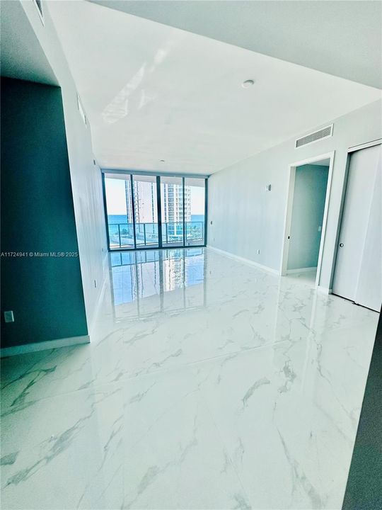 For Sale: $1,450,000 (2 beds, 2 baths, 1361 Square Feet)