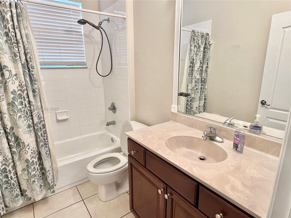 Recently Rented: $3,500 (4 beds, 3 baths, 2670 Square Feet)