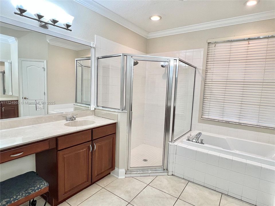 Recently Rented: $3,500 (4 beds, 3 baths, 2670 Square Feet)