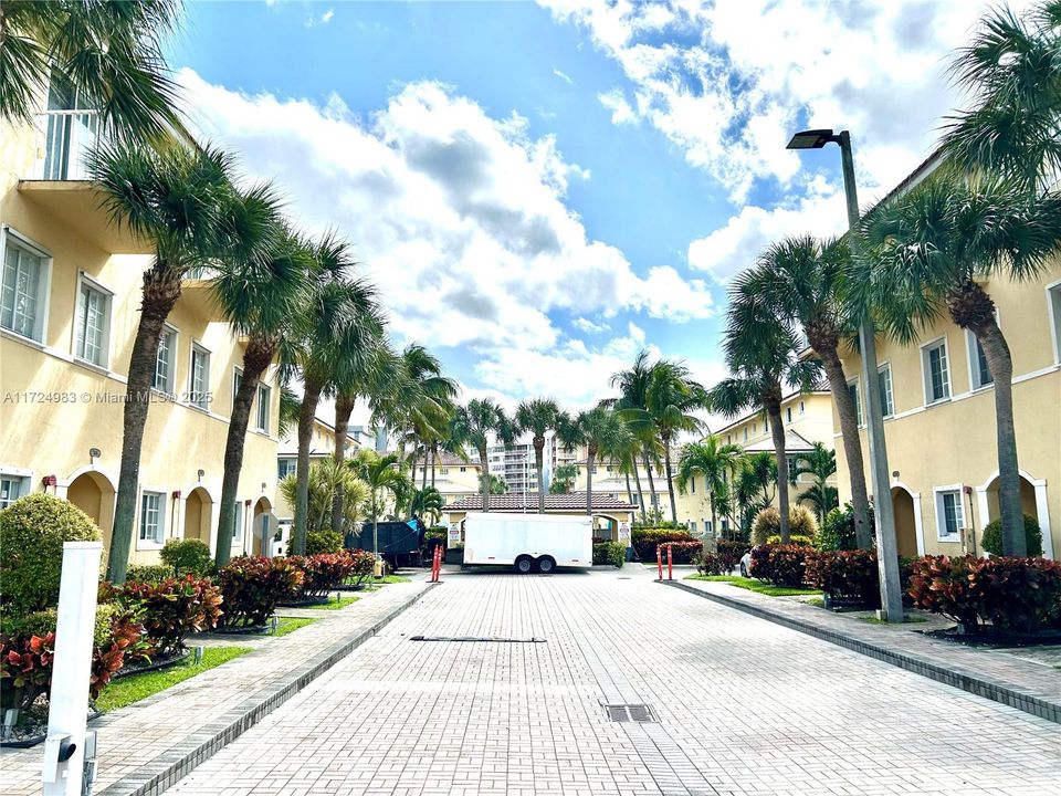 En Venta: $370,000 (3 camas, 2 baños, 1182 Pies cuadrados)