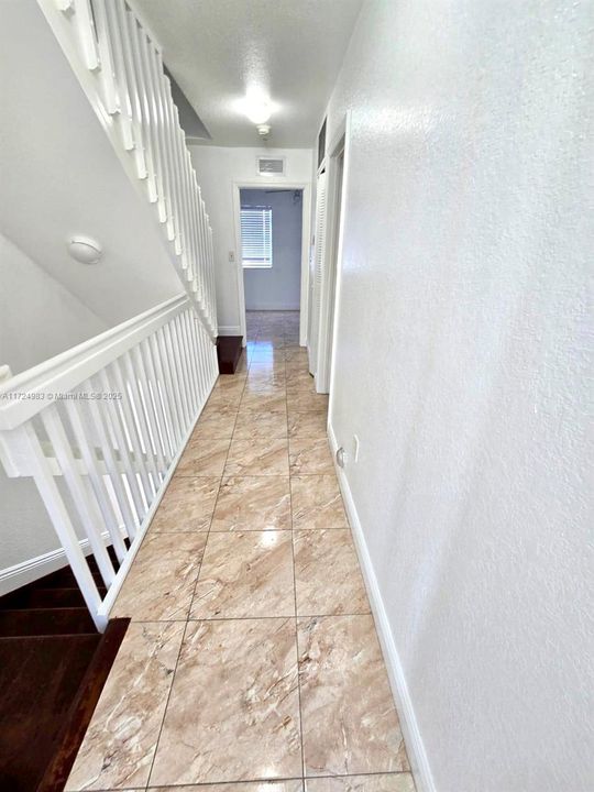 En Venta: $370,000 (3 camas, 2 baños, 1182 Pies cuadrados)