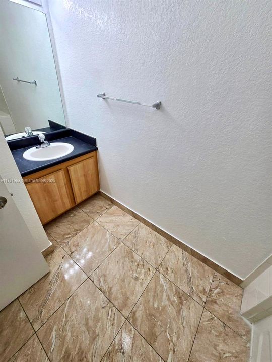 En Venta: $370,000 (3 camas, 2 baños, 1182 Pies cuadrados)