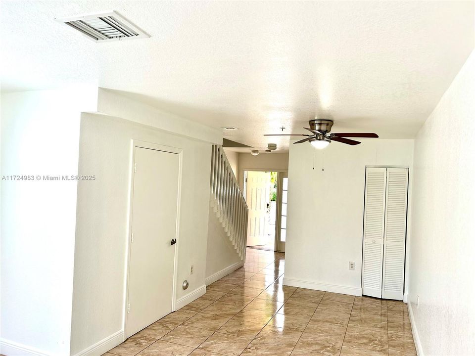 En Venta: $370,000 (3 camas, 2 baños, 1182 Pies cuadrados)