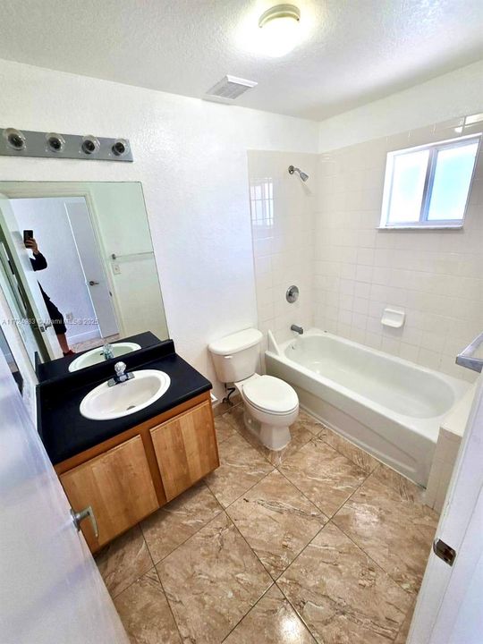 En Venta: $370,000 (3 camas, 2 baños, 1182 Pies cuadrados)