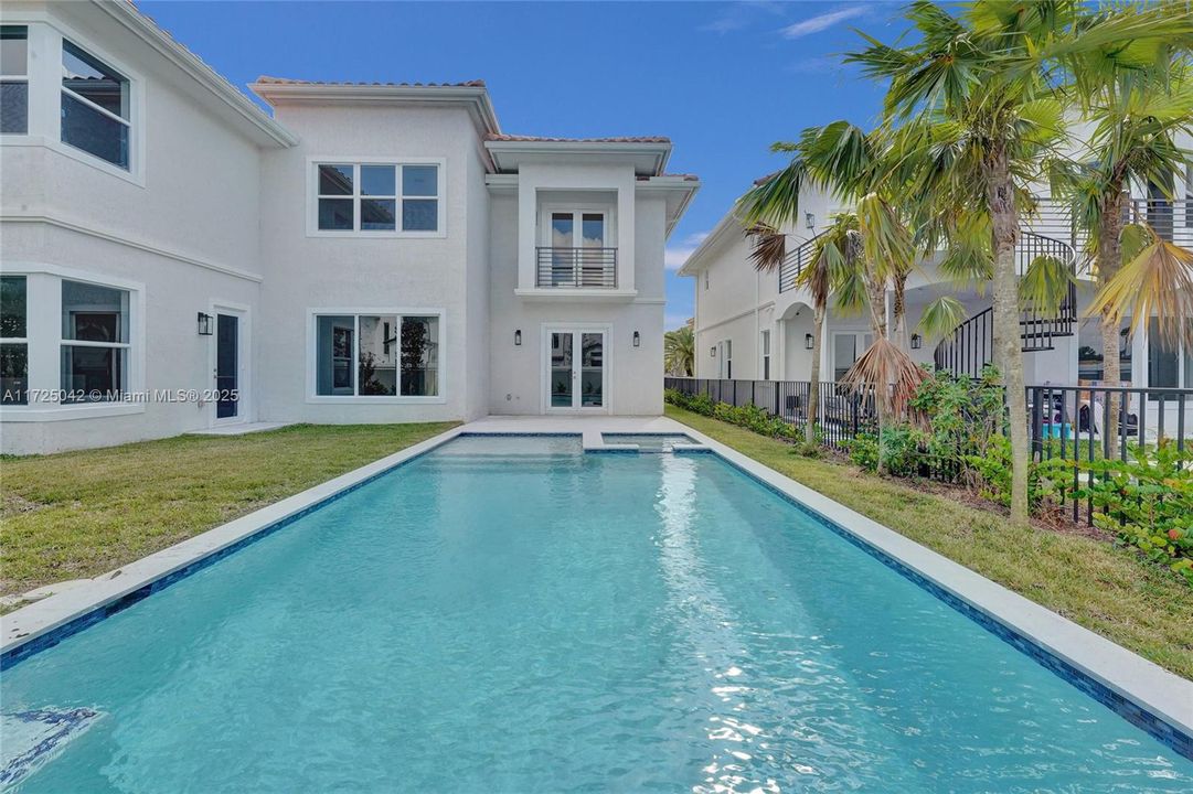 For Sale: $2,179,000 (6 beds, 4 baths, 4174 Square Feet)