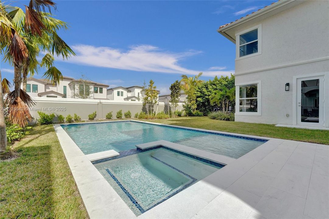 For Sale: $2,179,000 (6 beds, 4 baths, 4174 Square Feet)