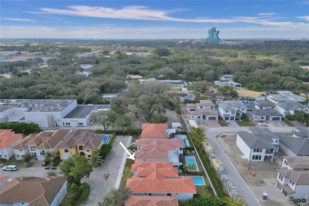 For Sale: $2,179,000 (6 beds, 4 baths, 4174 Square Feet)