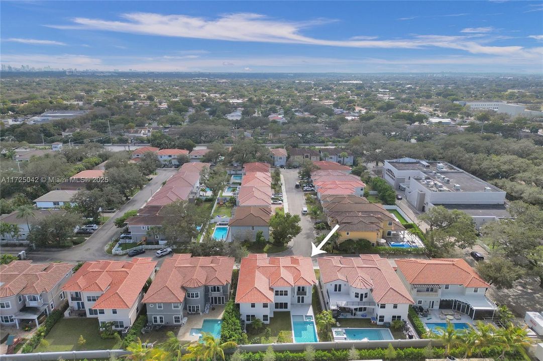 For Sale: $2,179,000 (6 beds, 4 baths, 4174 Square Feet)