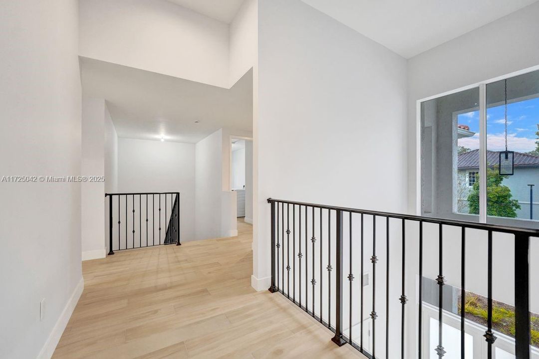 For Sale: $2,179,000 (6 beds, 4 baths, 4174 Square Feet)