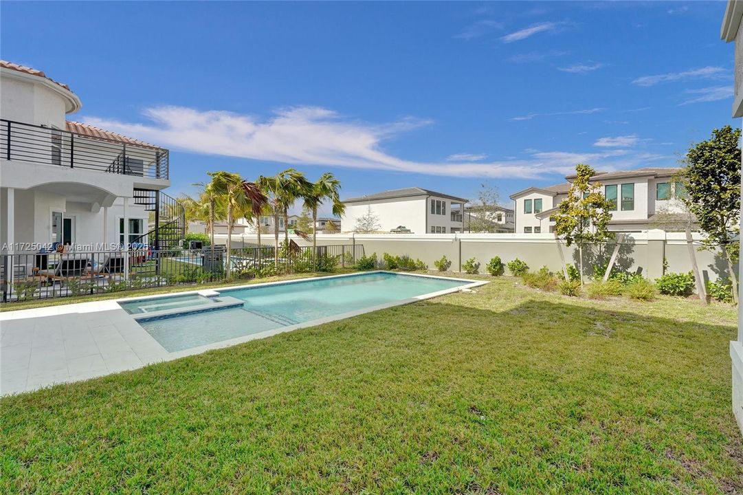 For Sale: $2,179,000 (6 beds, 4 baths, 4174 Square Feet)