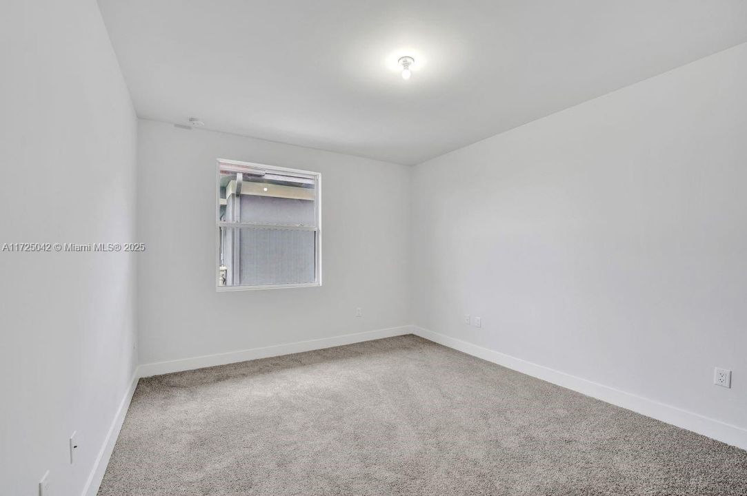For Sale: $2,179,000 (6 beds, 4 baths, 4174 Square Feet)
