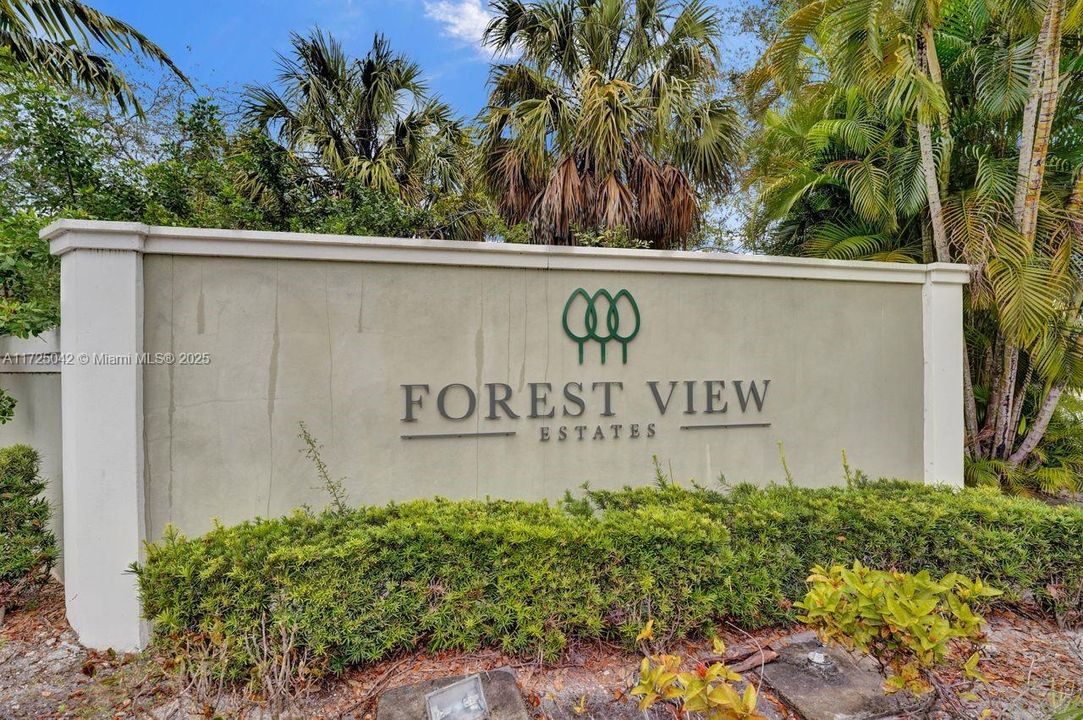 For Sale: $2,179,000 (6 beds, 4 baths, 4174 Square Feet)