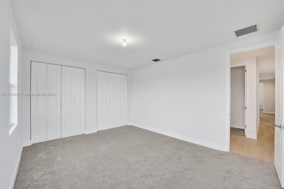For Sale: $2,179,000 (6 beds, 4 baths, 4174 Square Feet)