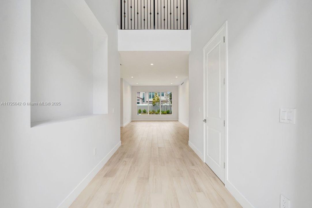 For Sale: $2,179,000 (6 beds, 4 baths, 4174 Square Feet)
