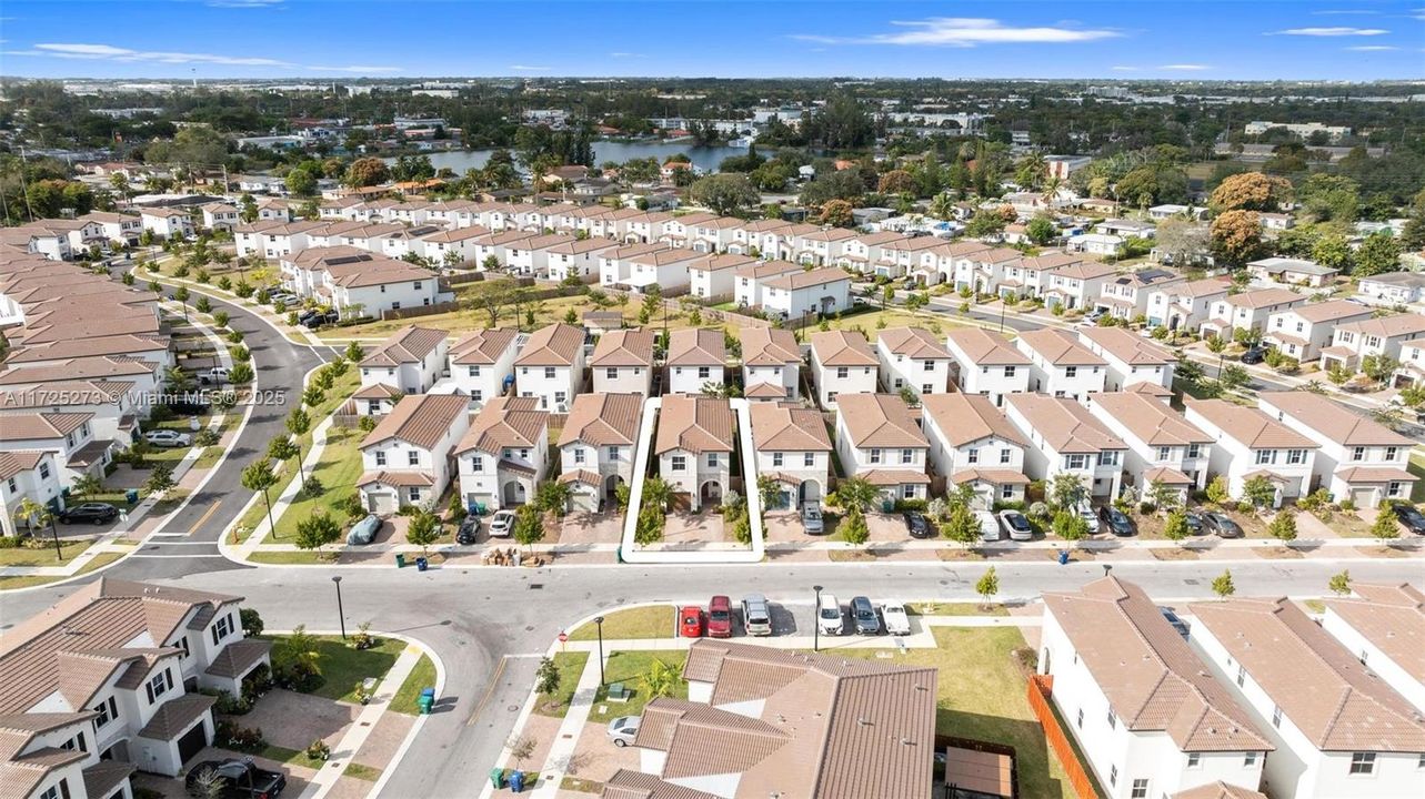 For Sale: $669,000 (5 beds, 3 baths, 2233 Square Feet)