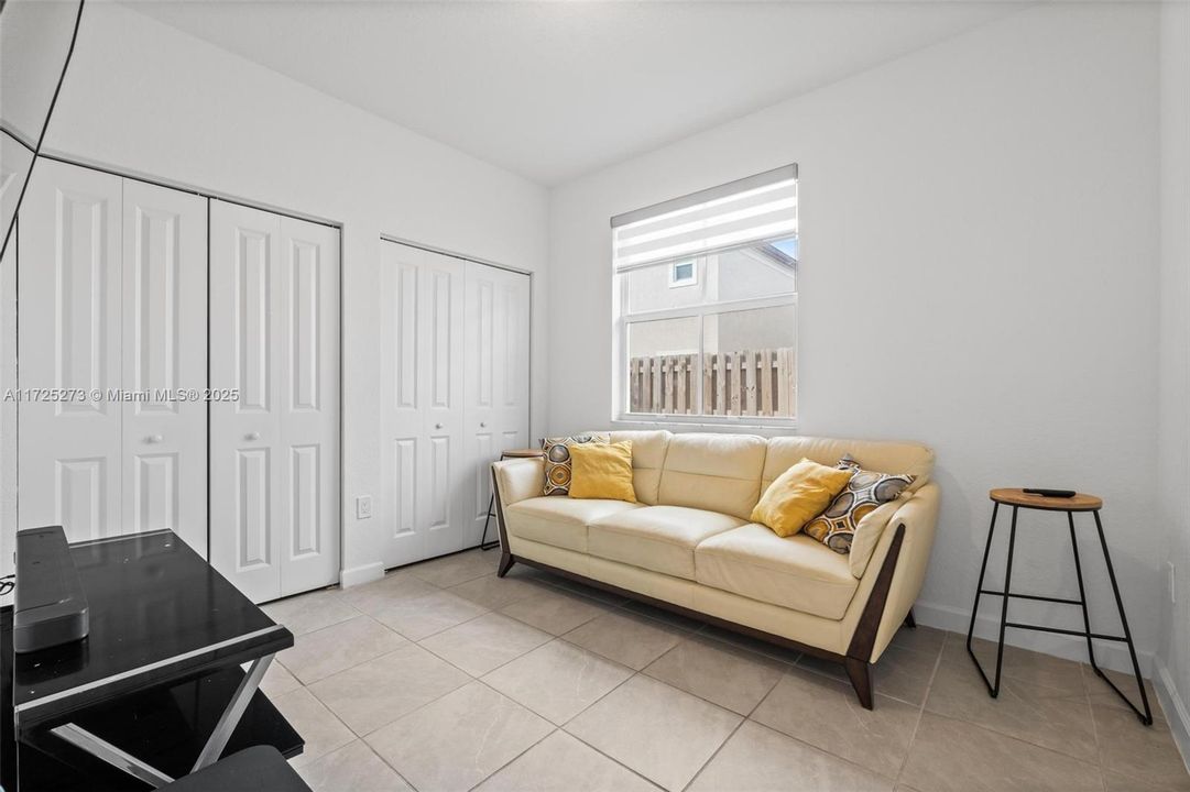 For Sale: $669,000 (5 beds, 3 baths, 2233 Square Feet)