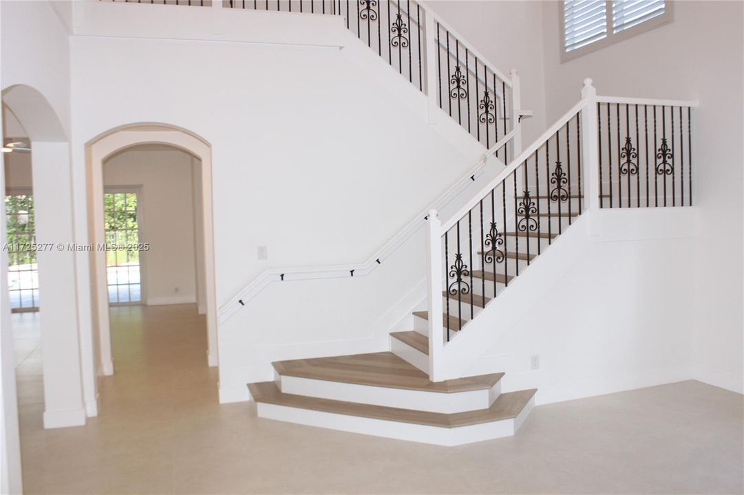 Recently Rented: $10,000 (6 beds, 4 baths, 3231 Square Feet)