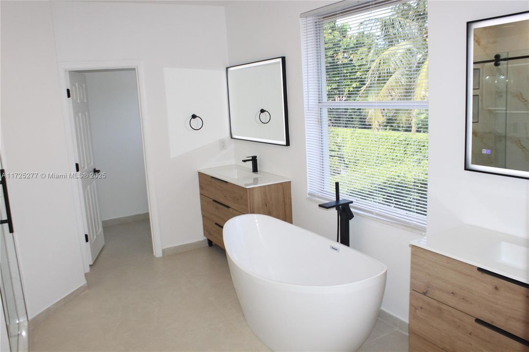 Recently Rented: $10,000 (6 beds, 4 baths, 3231 Square Feet)