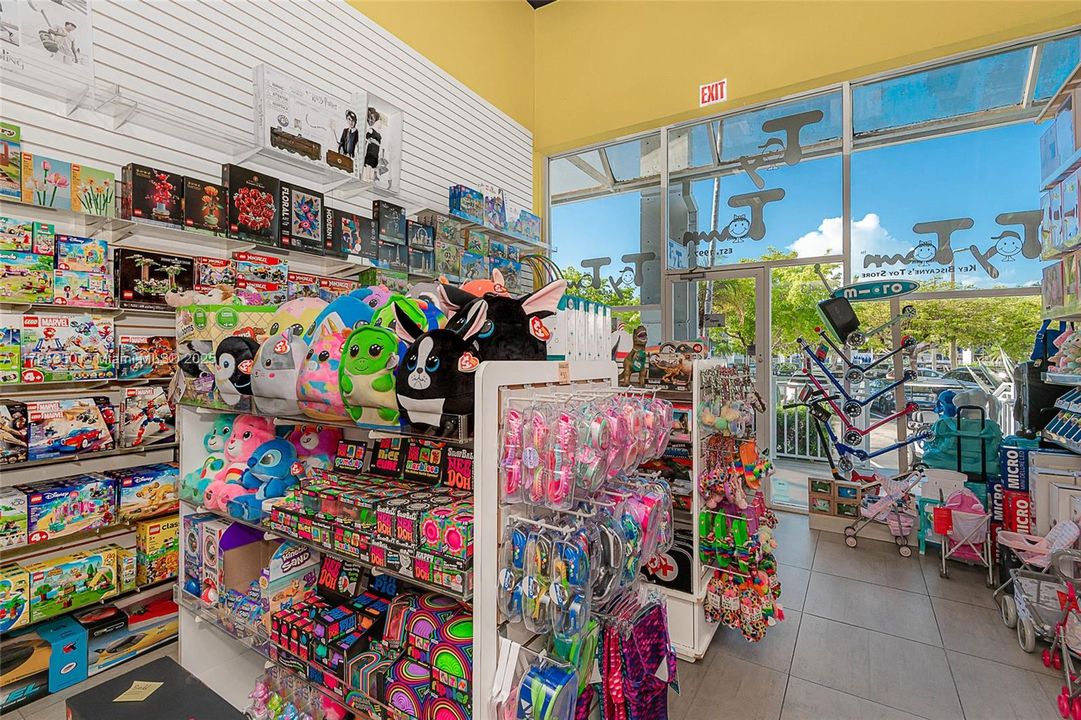 合同活跃: $1,299,000 (0 贝兹, 0 浴室, 0 平方英尺)