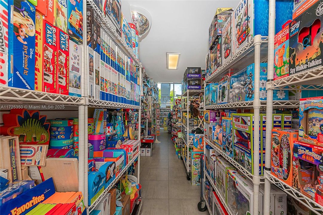 合同活跃: $1,299,000 (0 贝兹, 0 浴室, 0 平方英尺)