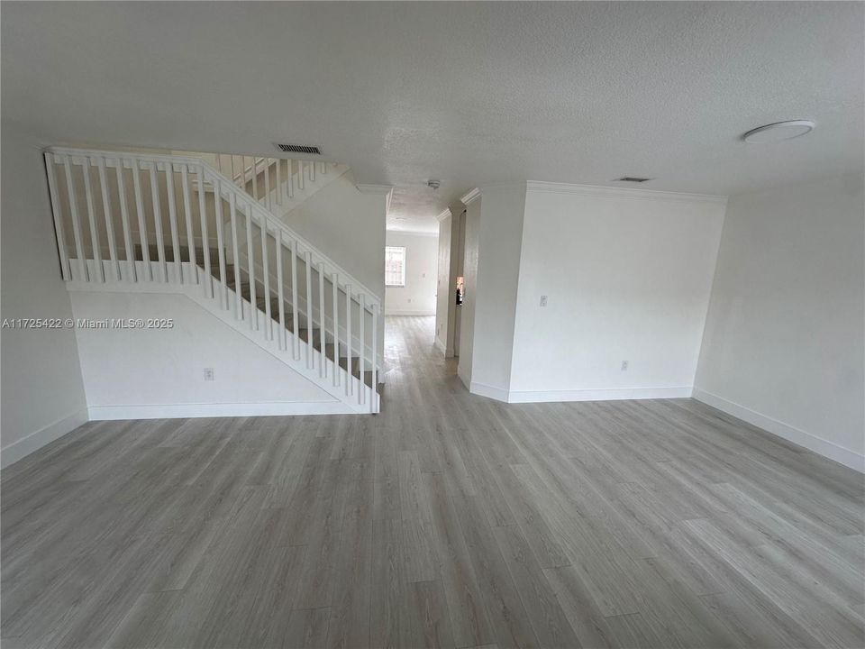 Recently Rented: $3,300 (3 beds, 2 baths, 1528 Square Feet)