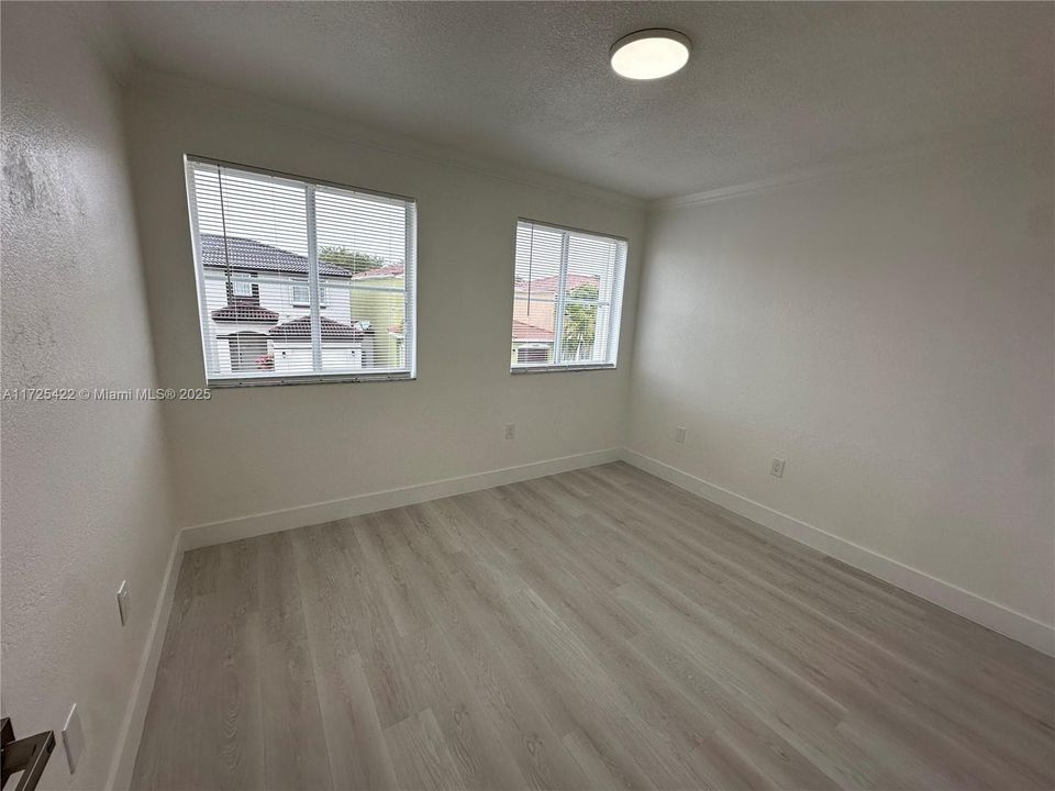 Recently Rented: $3,300 (3 beds, 2 baths, 1528 Square Feet)