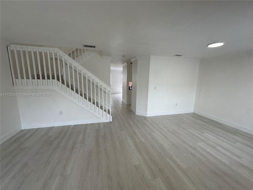 Recently Rented: $3,300 (3 beds, 2 baths, 1528 Square Feet)