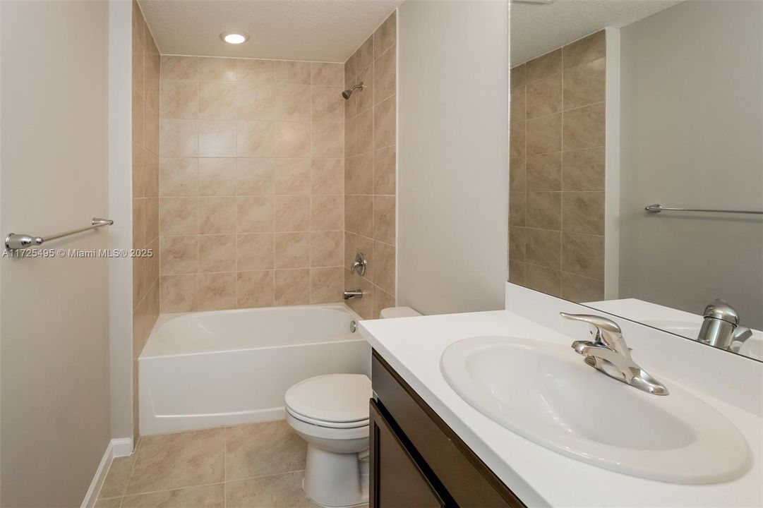 最近租的: $2,355 (4 贝兹, 2 浴室, 1833 平方英尺)