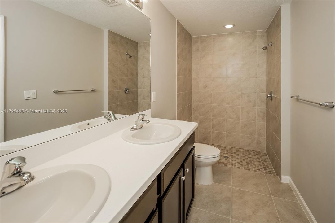 最近租的: $2,355 (4 贝兹, 2 浴室, 1833 平方英尺)