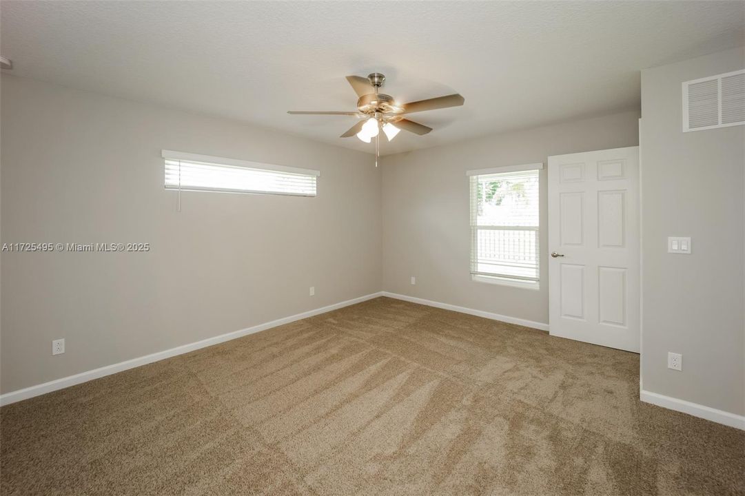 最近租的: $2,355 (4 贝兹, 2 浴室, 1833 平方英尺)