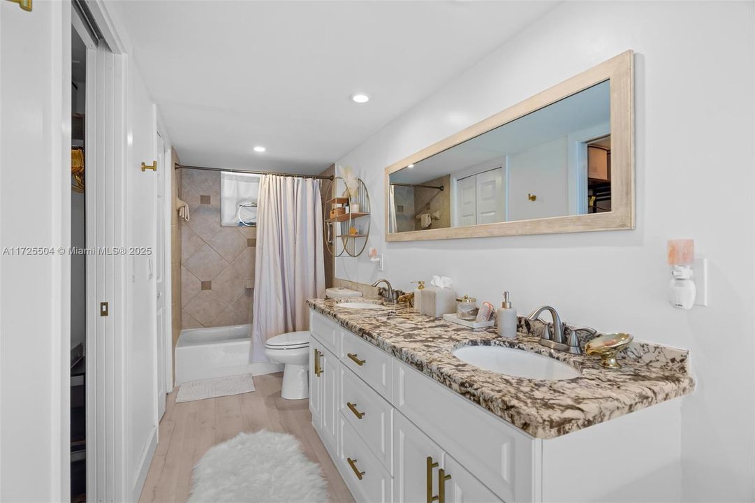 Vendido Recientemente: $399,000 (1 camas, 1 baños, 800 Pies cuadrados)